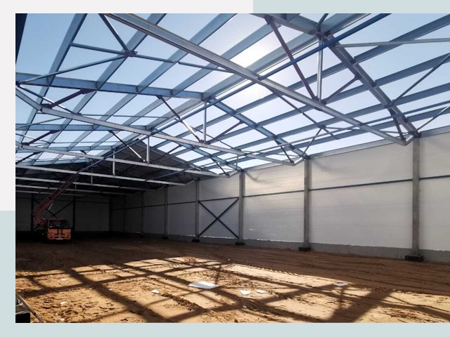 Строительство сенохранилищ в Каменке