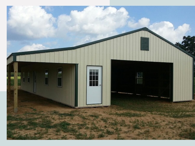 Строительство конюшен в Каменке