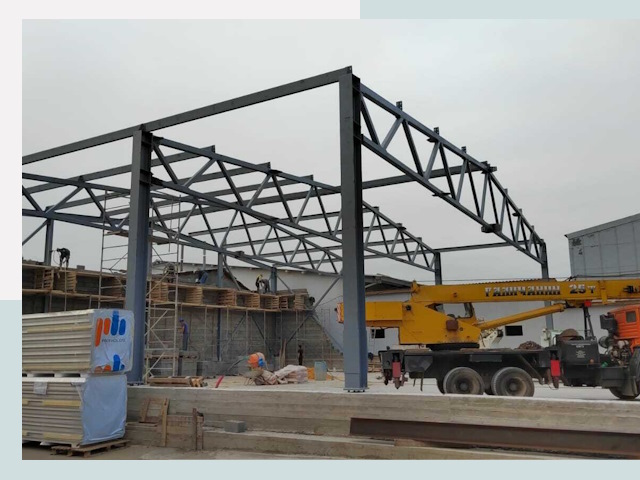 Строительство цехов в Каменке